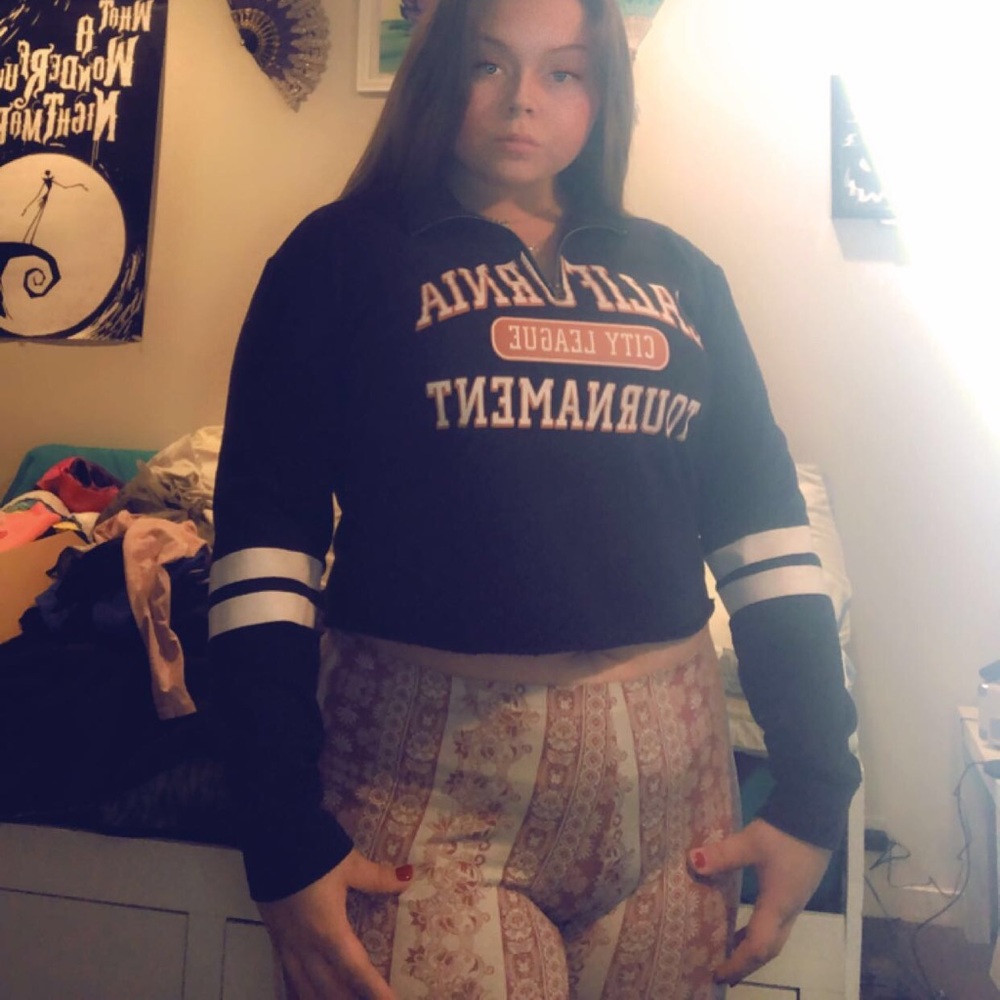 Crop top sweater